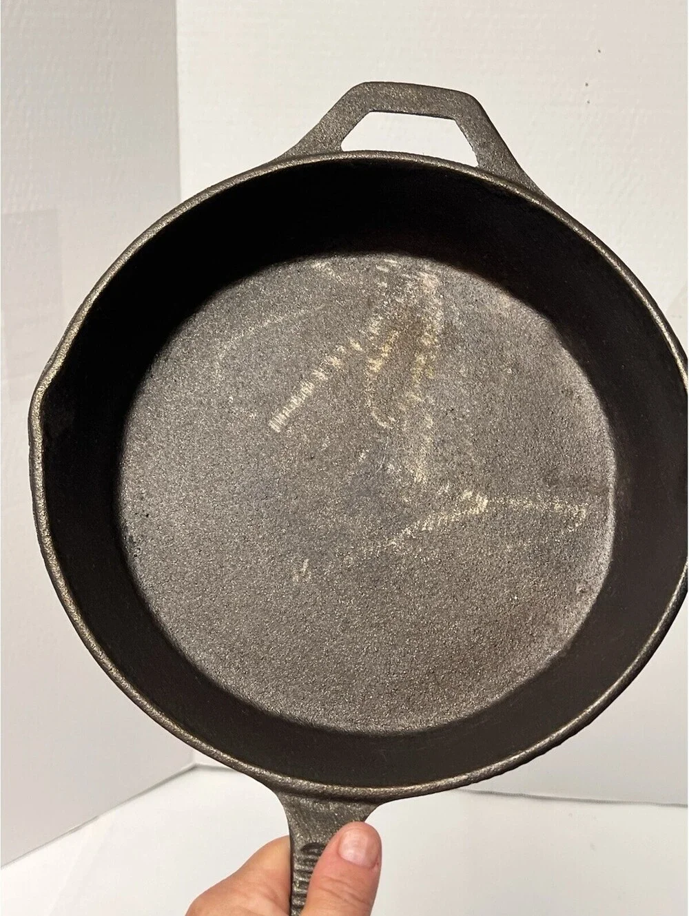 Unmarked #1 Cast Iron Double Spout Skillet 10 Inch